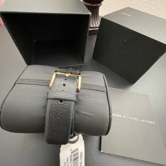 Marc Jacob Watch - Picture 4 of 4